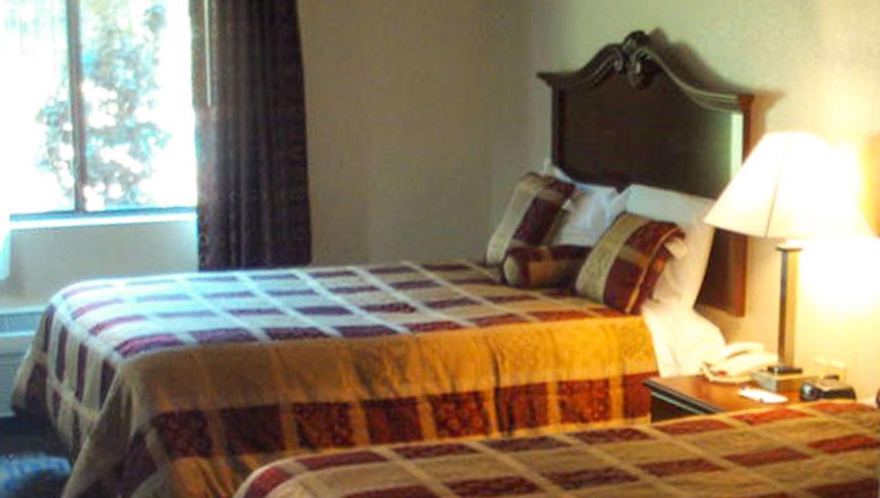 Western Motel Inn And Suites Hazelhurst Hazlehurst Екстериор снимка